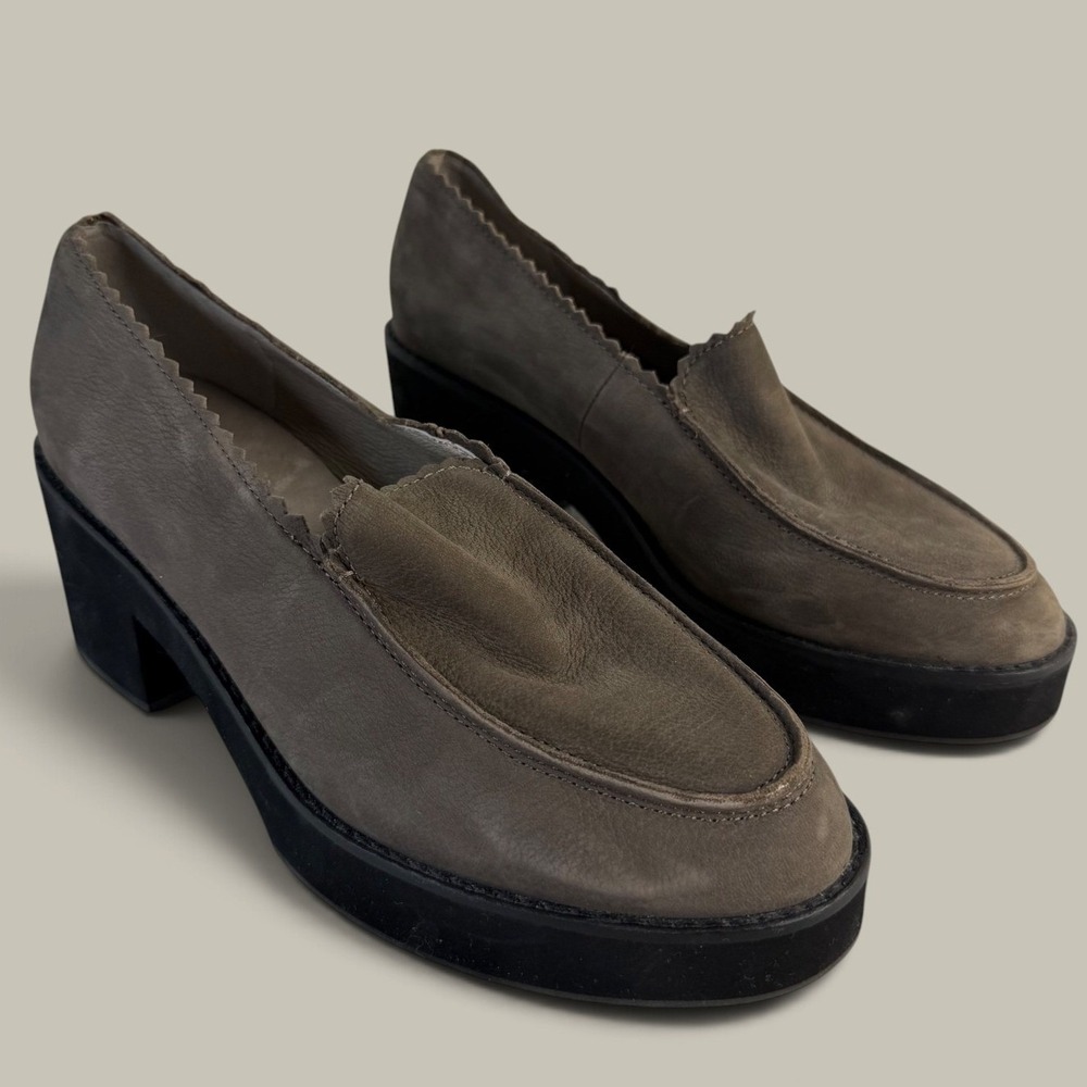 Eileen Fisher Harria Gray Suede Platform Loafers Scalloped Block Heel Size 9